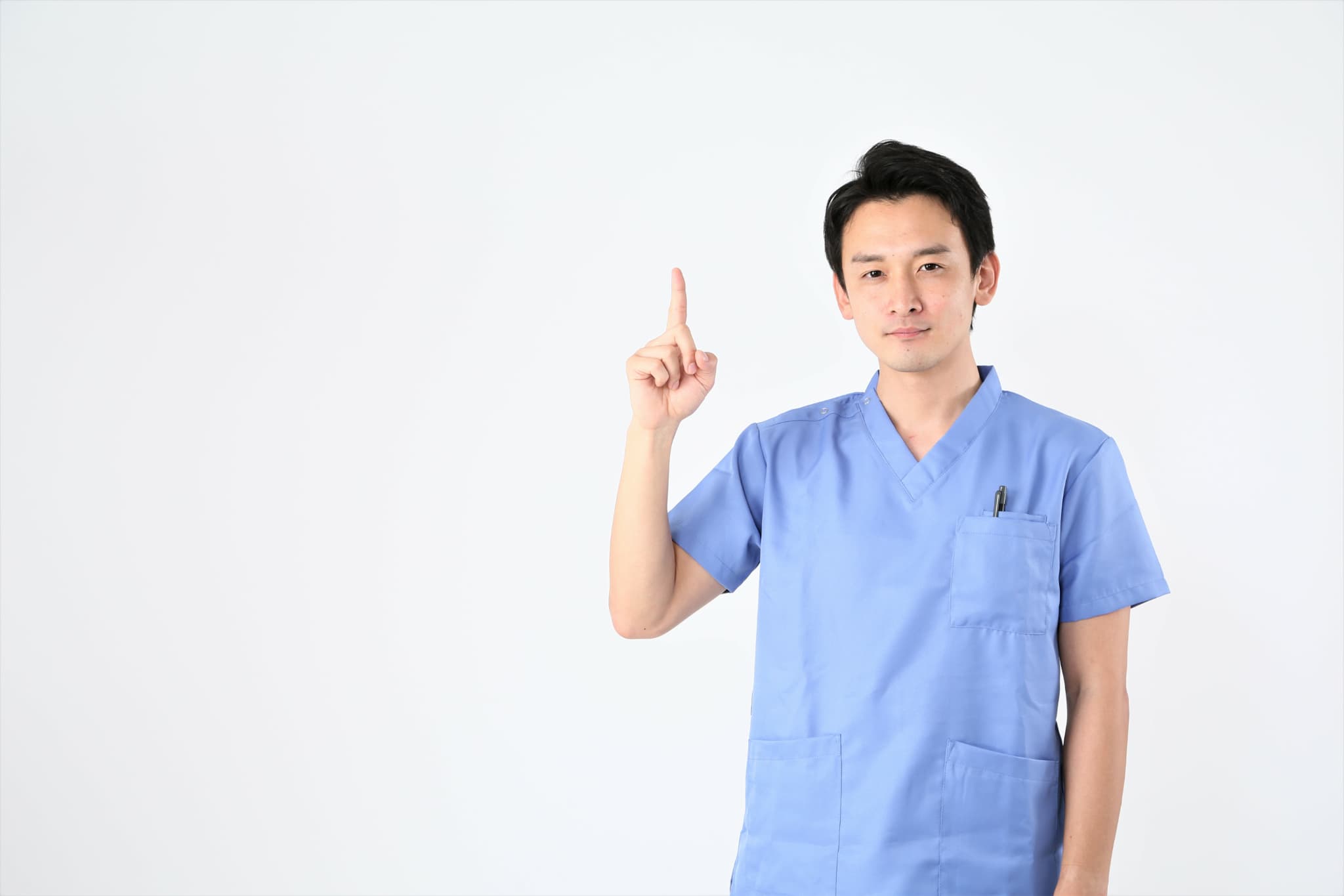 虫歯を放置することでお口に起こる変化を伝える歯科医師