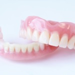 総入れ歯のイメージ