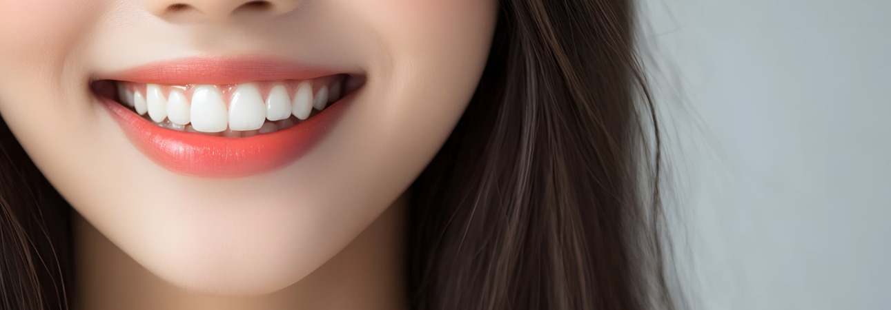 白く整った歯の口元